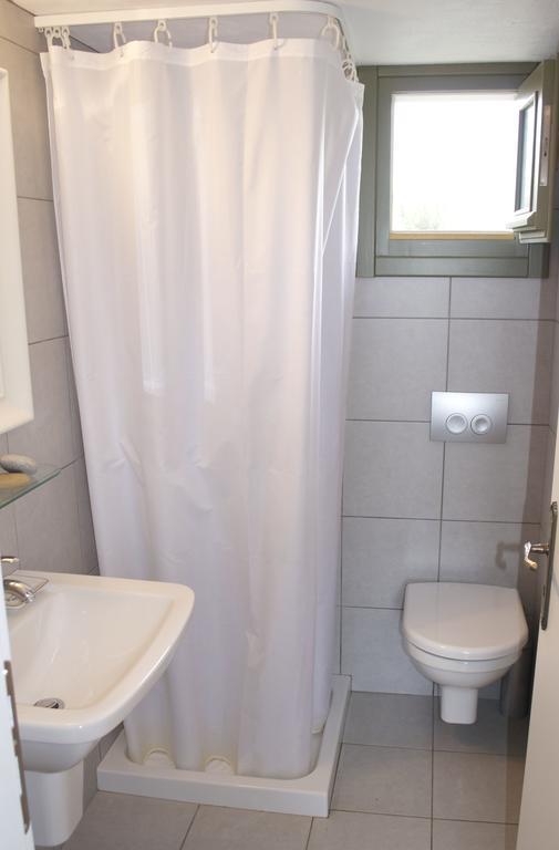 Aeolus Pool Apts Palekastro Bilik gambar
